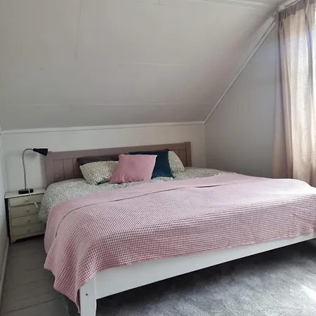 Child And Pet Friendly House * Spangereid